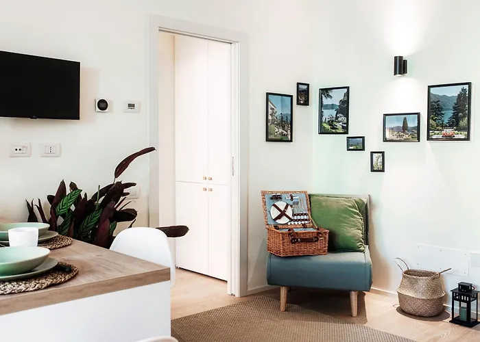 Shades Of Lake - Green Apartment